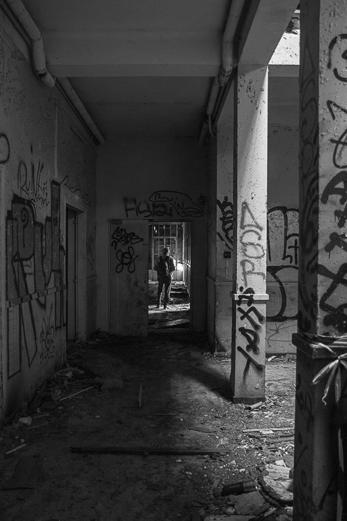 clinique-graffiti-noir-et-blanc-portrait-toulouse-urban-graffiti13052017-img_1220